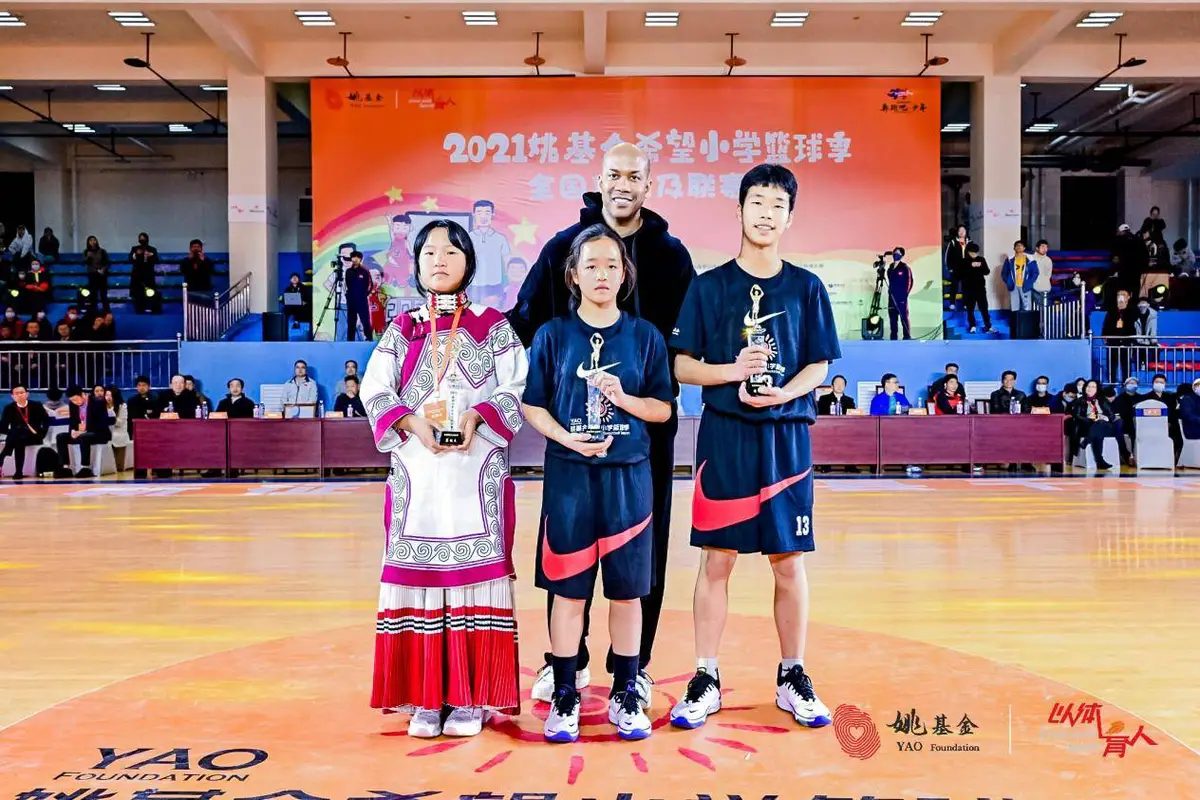 借助运动心理学家指导篮球运动员减压的方案_0
